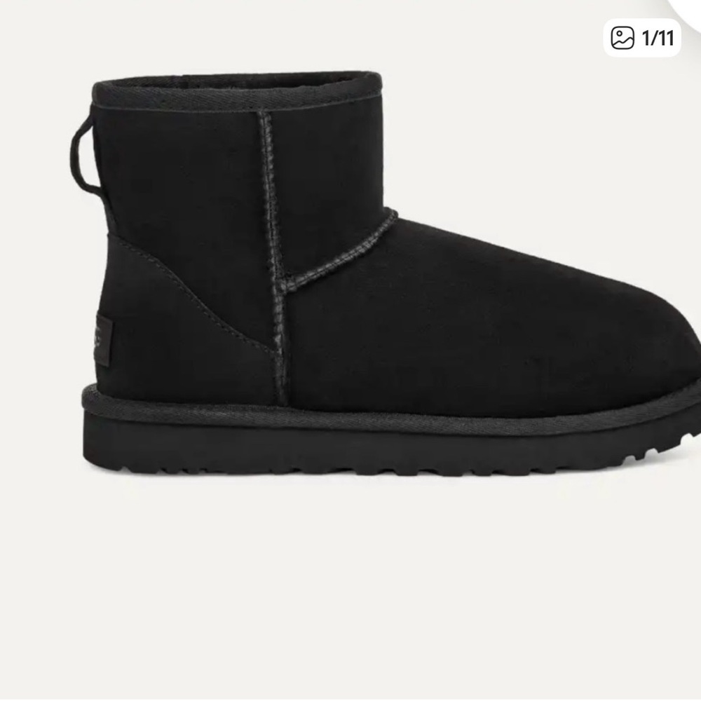 UGG Women's Classic Mini Il Boots size 10